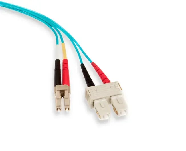 Patch cord, pigtail, conectores marca Leviton | Grupo EIB