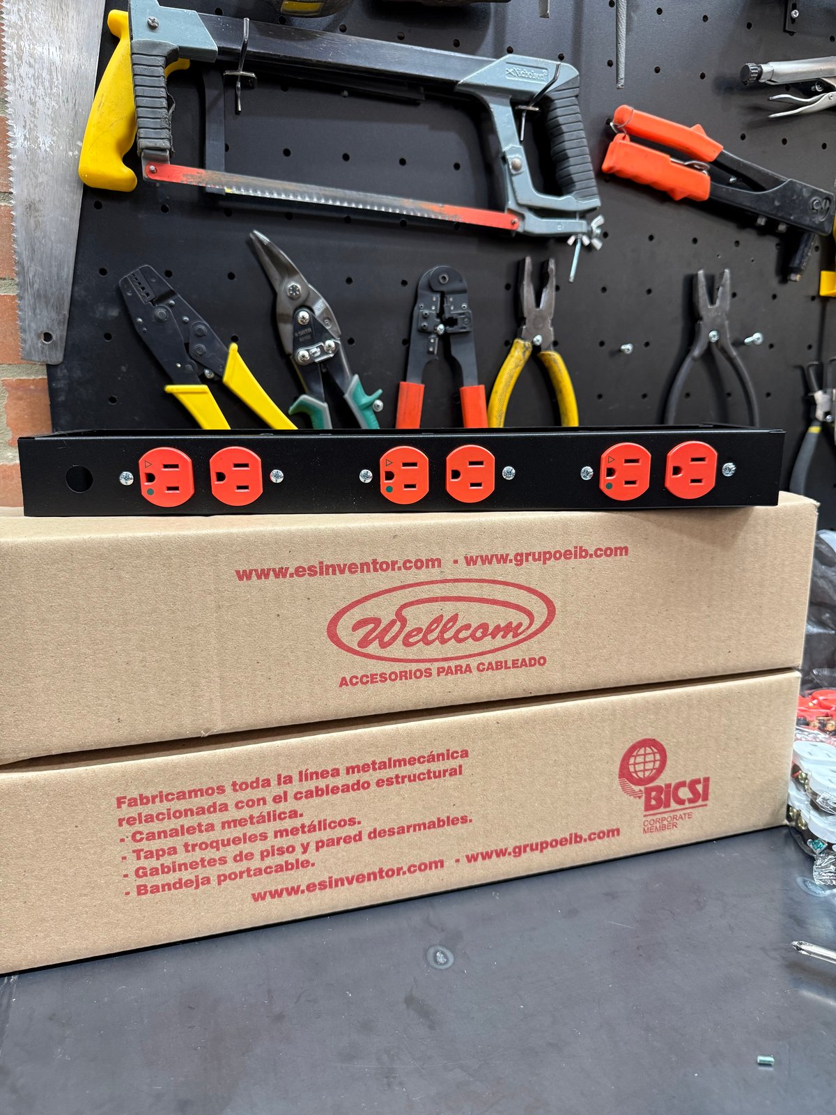 Multitoma PDU de 6 servicios